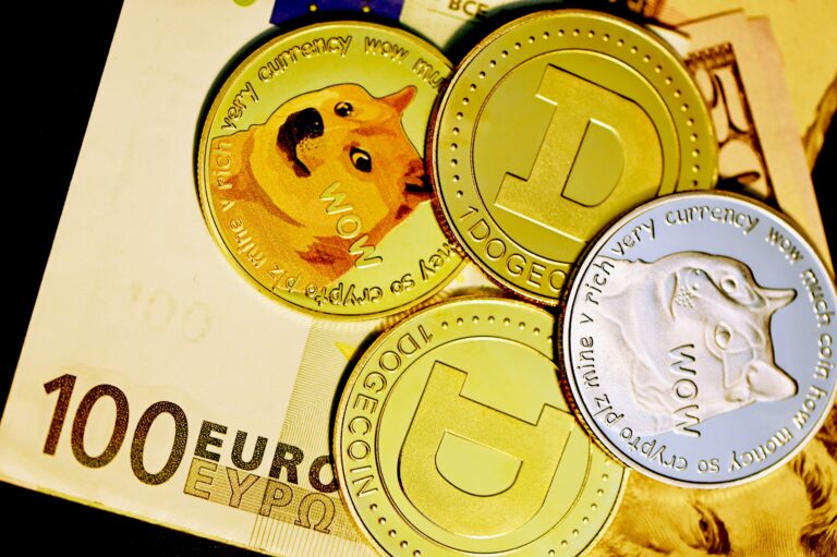 How to Earn Bitcoin (BTC) and Dogecoin (DOGE) with 10 Best Free Top Cloud Mining Platforms in 2025 - A Reliable Way to Earn Passive Income